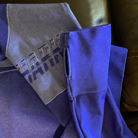 Gymshark Long Sleeve Crop Top - Picture 3 of 4